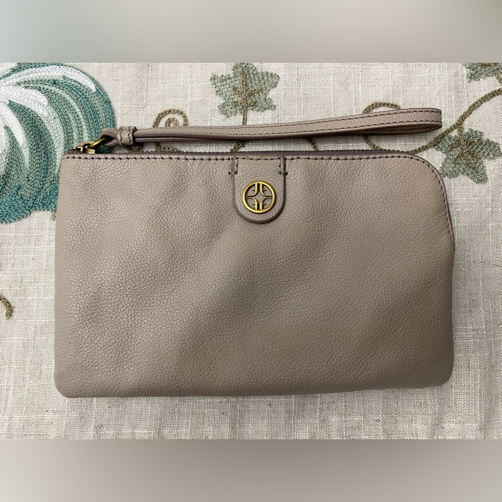 NWT Fossil Sofia Zip Pouch-Graystone